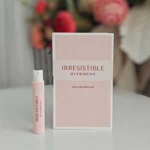 New Givenchy Irresistible Women edp Sample Spray 1ml/ 0.03 oz
